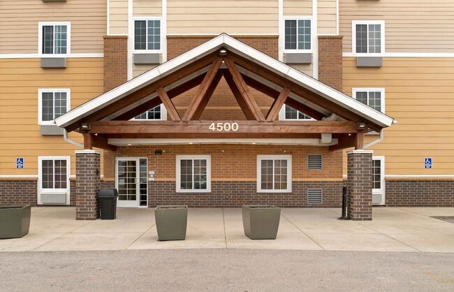 Furnished Studio-Grand Rapids - Wyoming