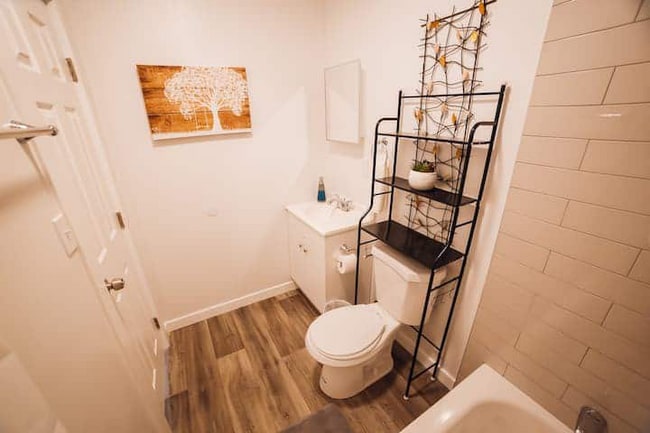 Photo - 2115 N Raymond Ave Unidad 2123 B