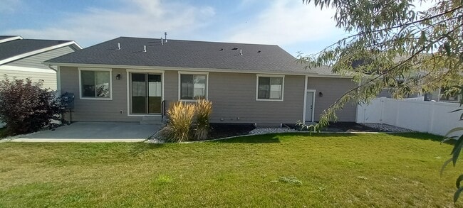 Photo - 3617 Colton Blvd
