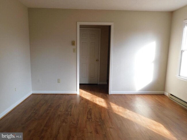 Photo - 106 Astoria Ct