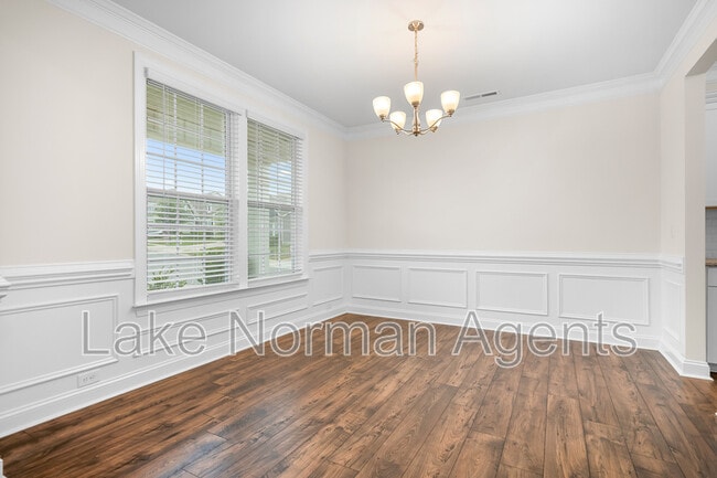 Photo - 196 Longleaf Dr