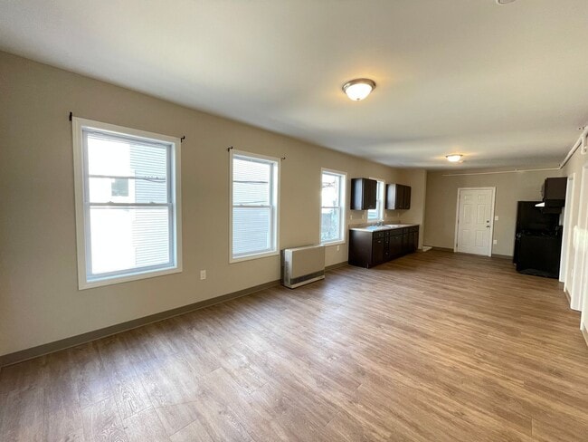 Photo - 463 Beech St Unit 2