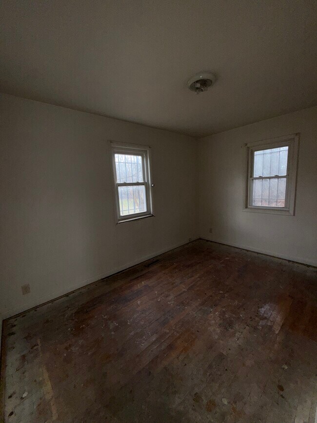 Photo - 3221 Burgess St