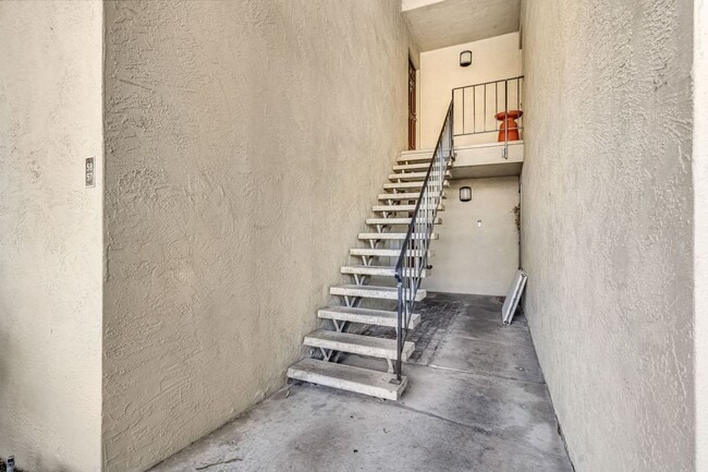 Photo - CHARMING 2 BED & 1 BATH CONDO IN THE HEART OF DOWNTOWN WALNUT CREEK!!