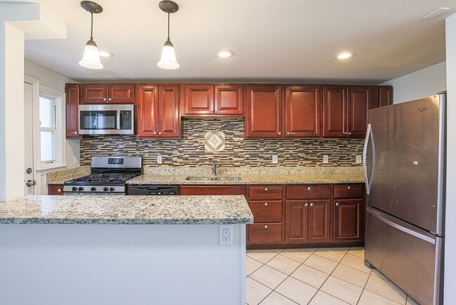 Photo - Labor Special Move in by September 15 Rece...