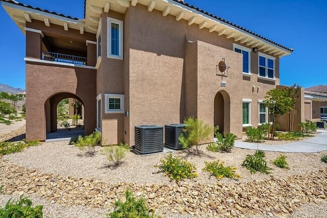 Photo - 845 Pantara Pl