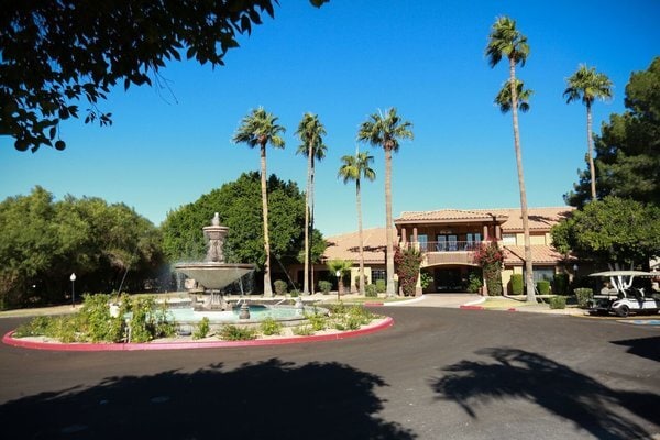 Building Photo - 7 W Mohawk Dr