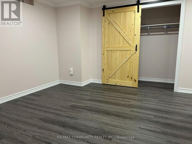 Photo - 1177 Church St N