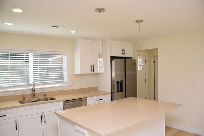 Photo - Beautiful 4-Bedroom Lakewood Home with Spacious Yard Near JBLM