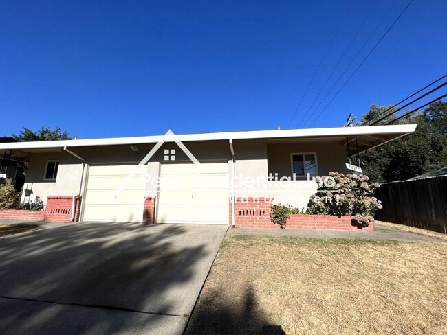 Photo - Updated 2bd/1ba Carmichael Duplex with Garage