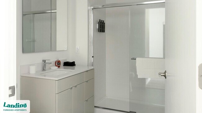 Photo - 620 Foster St Unidad 817