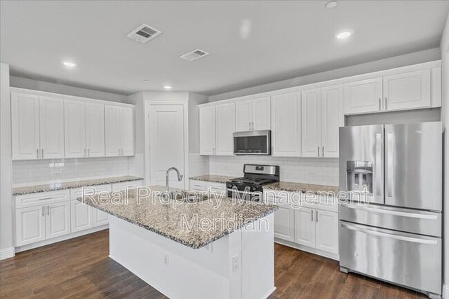 Photo - 815 Ponds Edge Ln