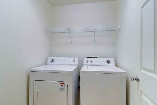 Building Photo - 1071 Paradise Coach Dr Rental
