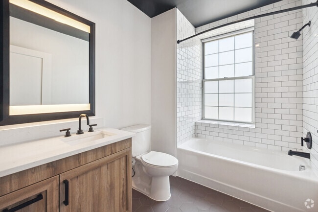 2BR, 2BA - 907SF