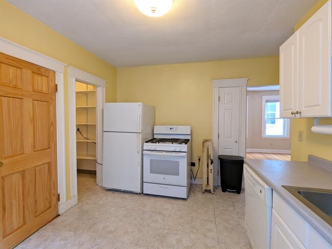 Photo - 79 Conwell Ave Unit 3