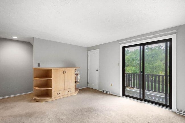 Photo - 214 Wedgewood Rd