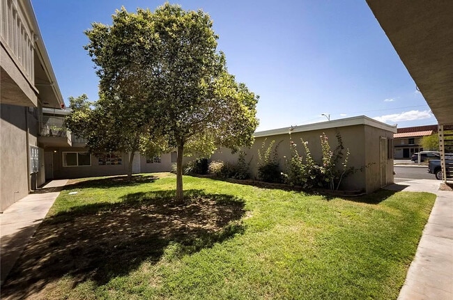 Building Photo - Orland #54 Rental