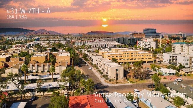 Building Photo - 431 W 7th St Unit A