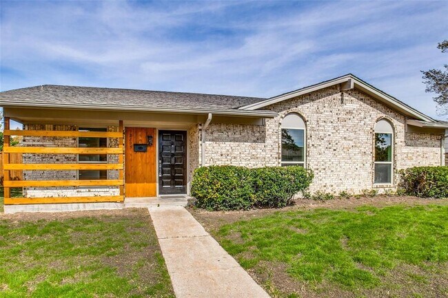 Photo - 2205 Richbrook Dr