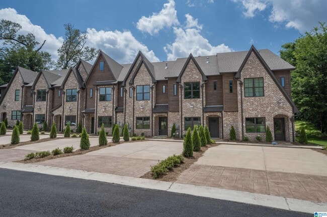 Building Photo - 4228 Oakview Ln