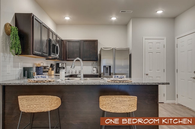 ONE BEDROOM: Kitchen