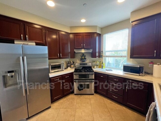 Photo - 176 Aurora Ave