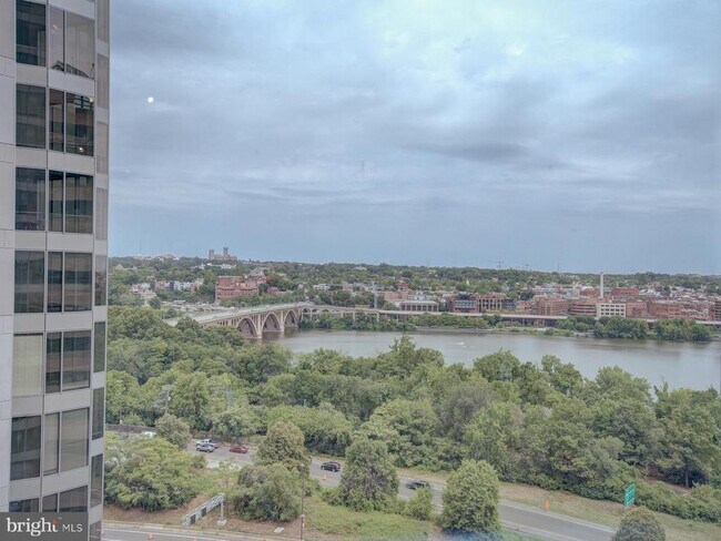 Building Photo - 1111 19th St N Unit 1509