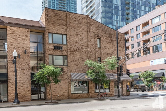 Building Photo - 163 W Division St Rental