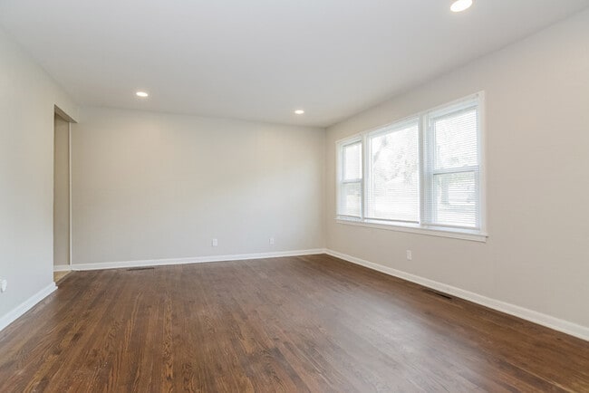 Photo - 3620 NE 53 Terrace