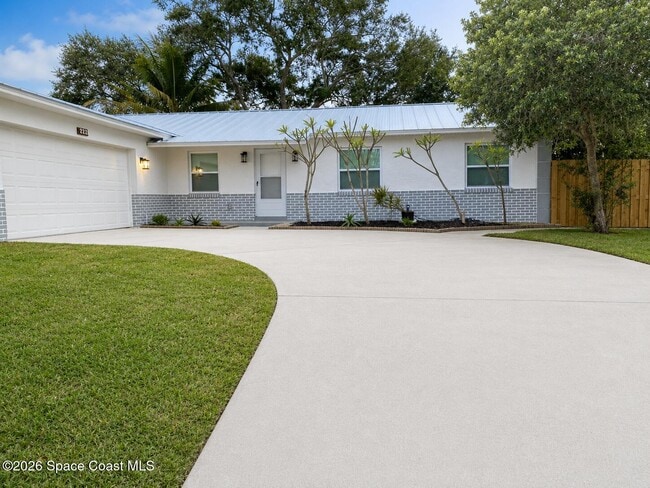 Building Photo - 2921 College View Dr