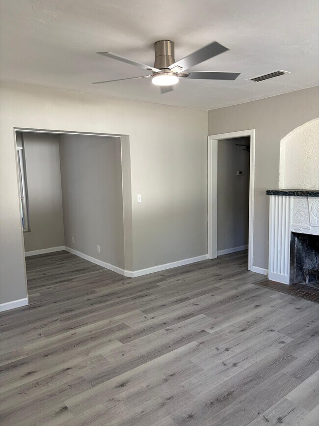 Photo - 4664 Blount Ave