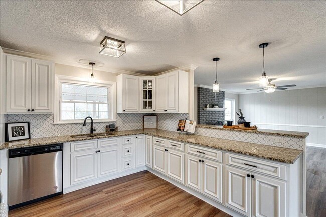 Photo - 8106 Holly Hills Dr House