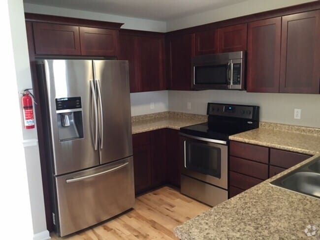 Building Photo - 76-F SL Unit F Rental