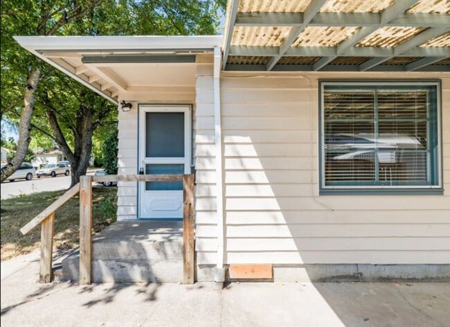 Photo - 410-12 Harrison St, Newberg Unit 412