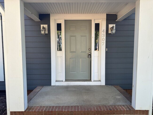 Photo - Beautiful Three Bedroom Home in the Wellington Subdivision!