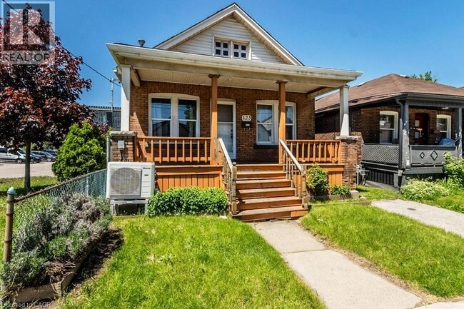 Photo - 123 Gage Ave N