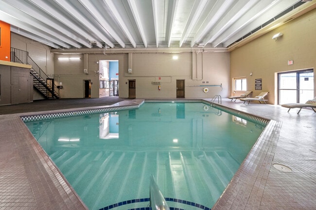 Photo - Melrose Gates