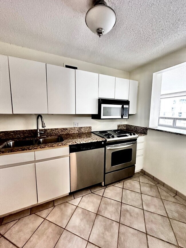 Photo - 440 N Wabash Ave Unidad 1704