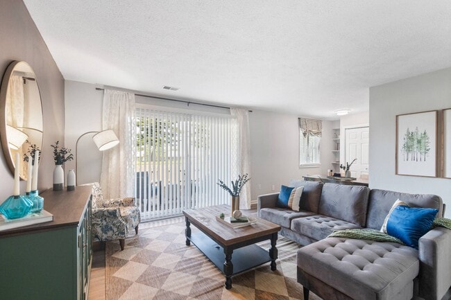 Photo - Lake Castleton Apartments