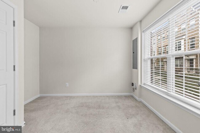 Photo - 7118 Rowlock Aly