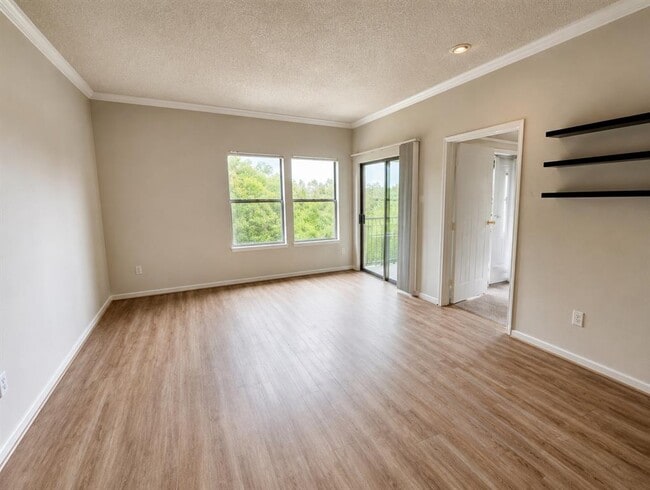 Building Photo - 12166 Metric Blvd Unit 341