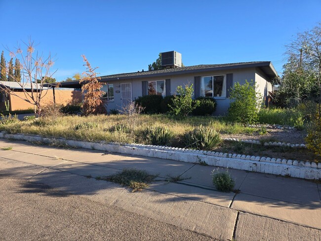 Photo - Rooms for Rent – Furnished, Lockable, & Private Backyard! 6 Spots Open.