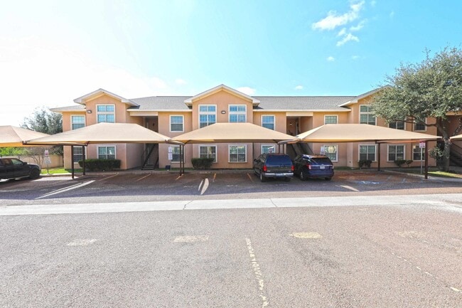 Building Photo - 2720 Camelot Dr Unit 102