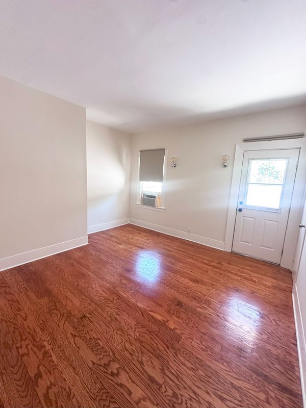 Photo - 2103 Vine St