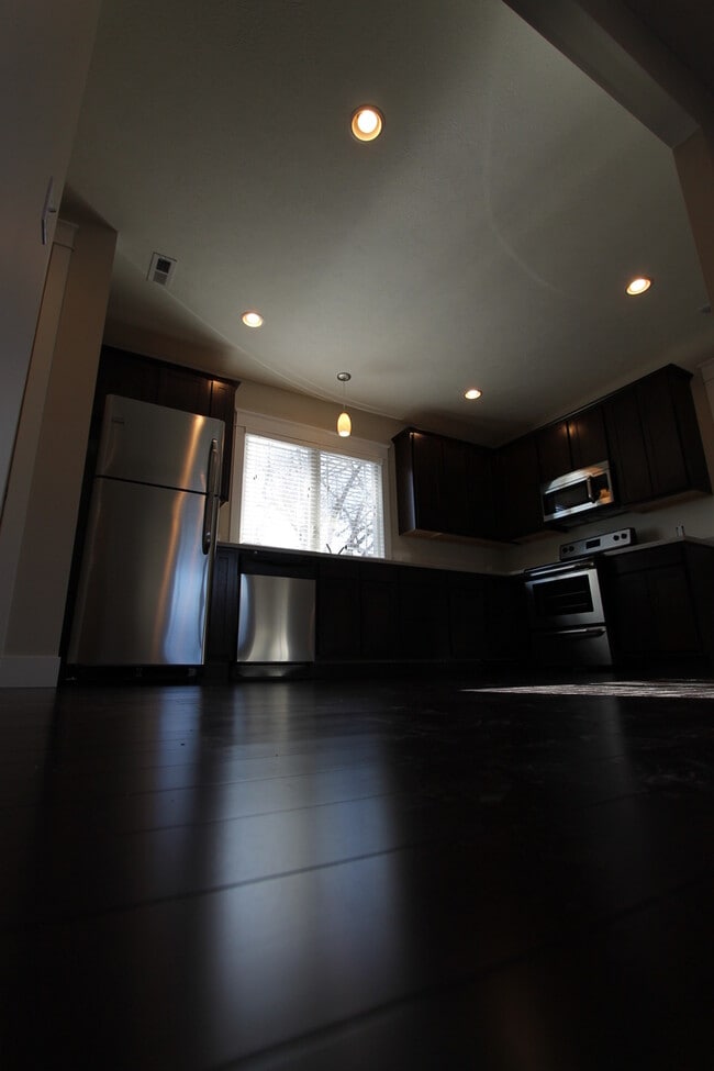 Photo - Luxury Finishes - Top-Floor Duplex Unit -- Mid-Town with a View