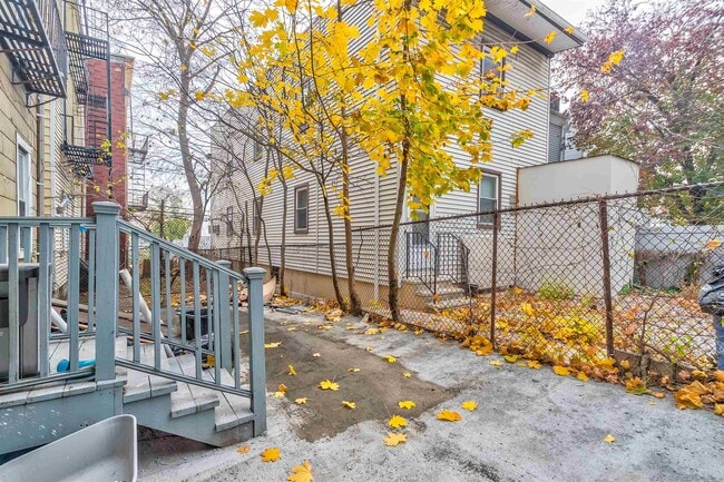 Photo - 164 Highland Ave Unit 1