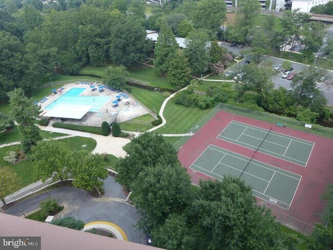 Photo - 10101 Grosvenor Pl Unit 1212