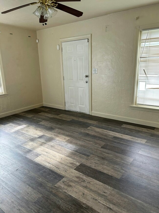 Photo - 4608 St James Ave