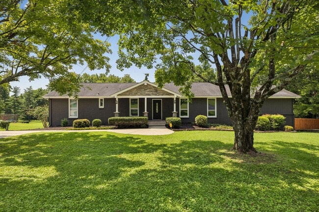 Photo - 326 Draper Cir