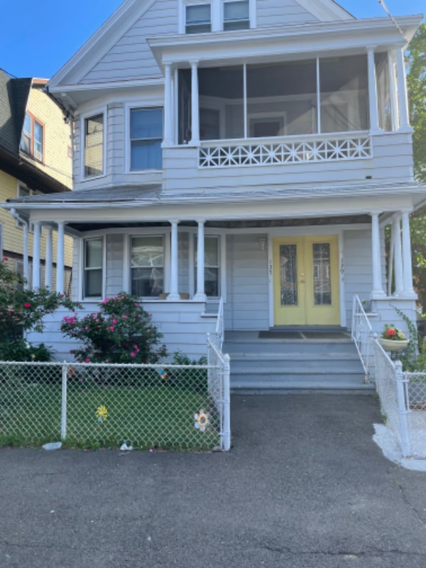 139 Poplar St Unit 2nd floor
